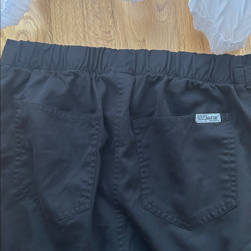 Grey's Anatomy Charcoal Scrub Pants - Picture 3 of 3